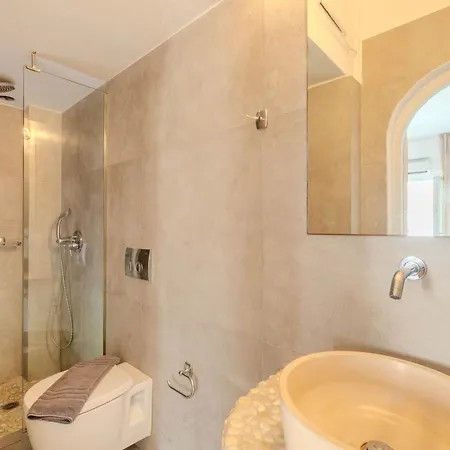 Eucalyptus Apartment